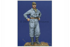 Alpine Miniatures WW2 Russian Tanker 43-45 35012 1:35